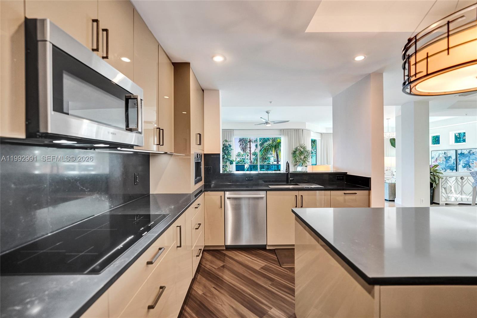 ARIA AT LAS OLAS CONDO - Residential