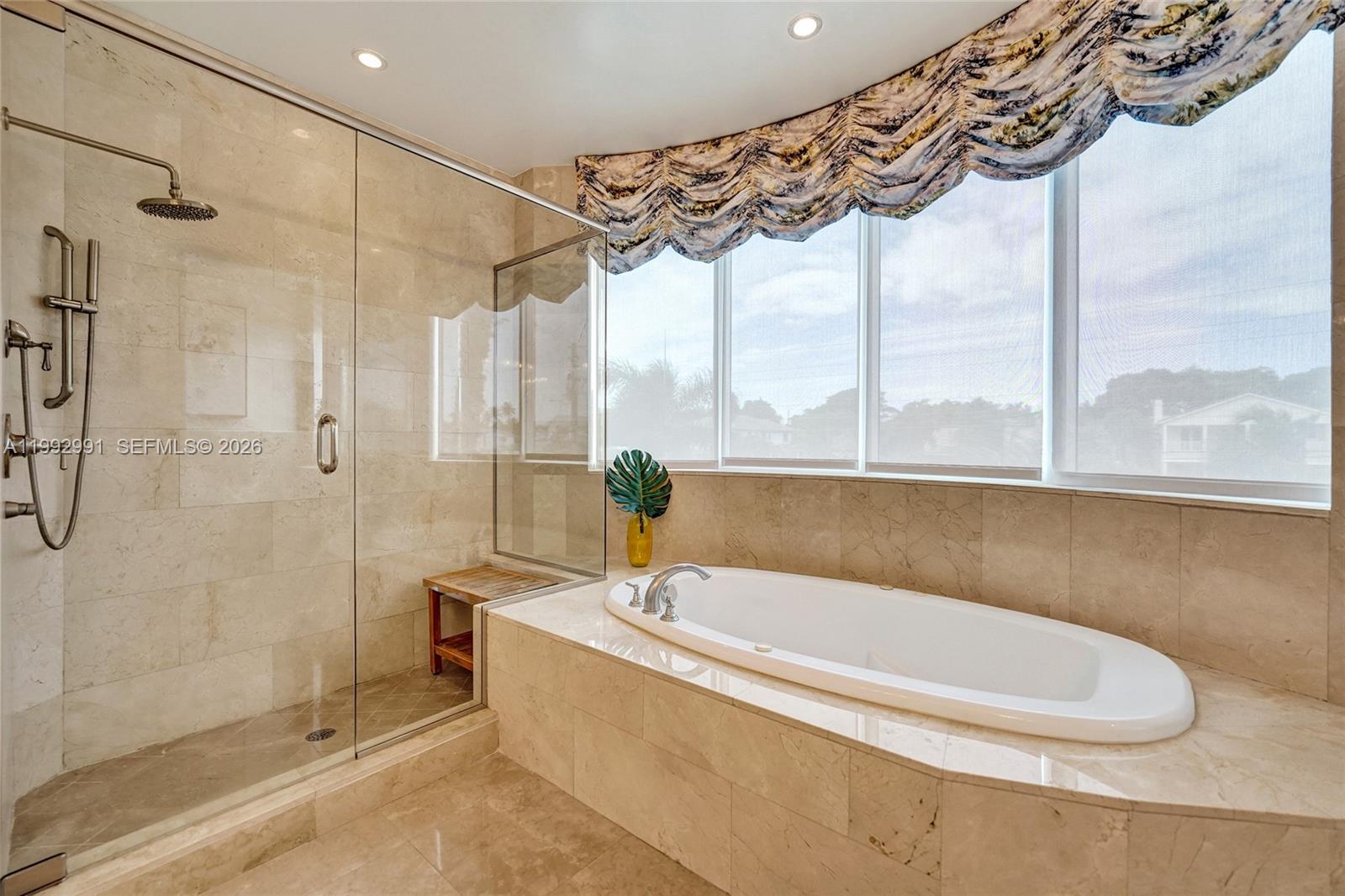 ARIA AT LAS OLAS CONDO - Residential