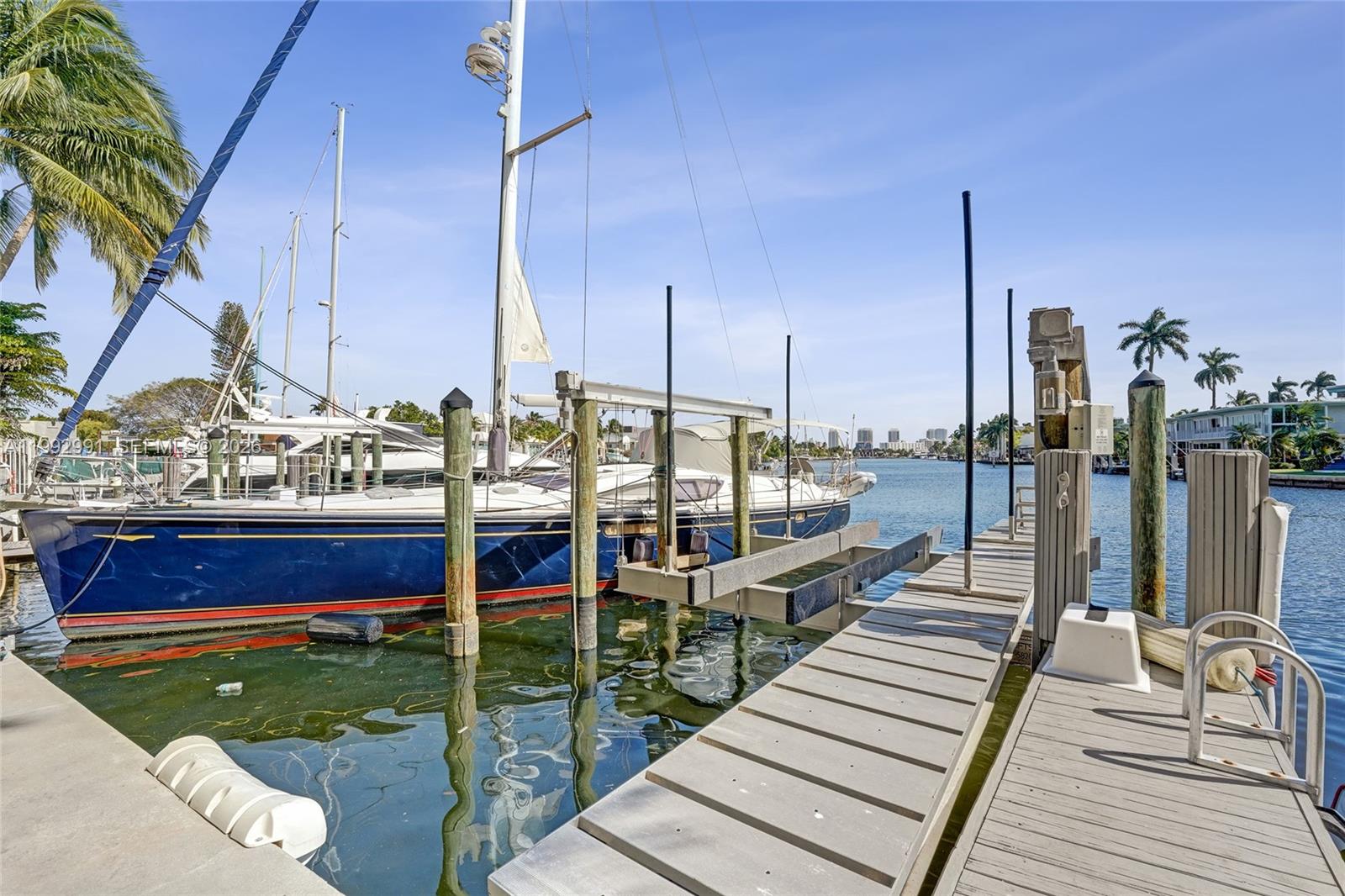 ARIA AT LAS OLAS CONDO - Residential