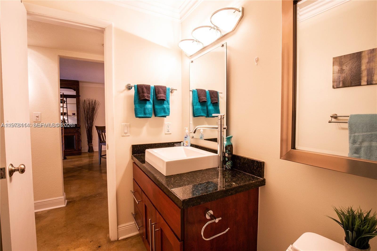 CARAVEL CONDOMINIUM APART - Residential Lease