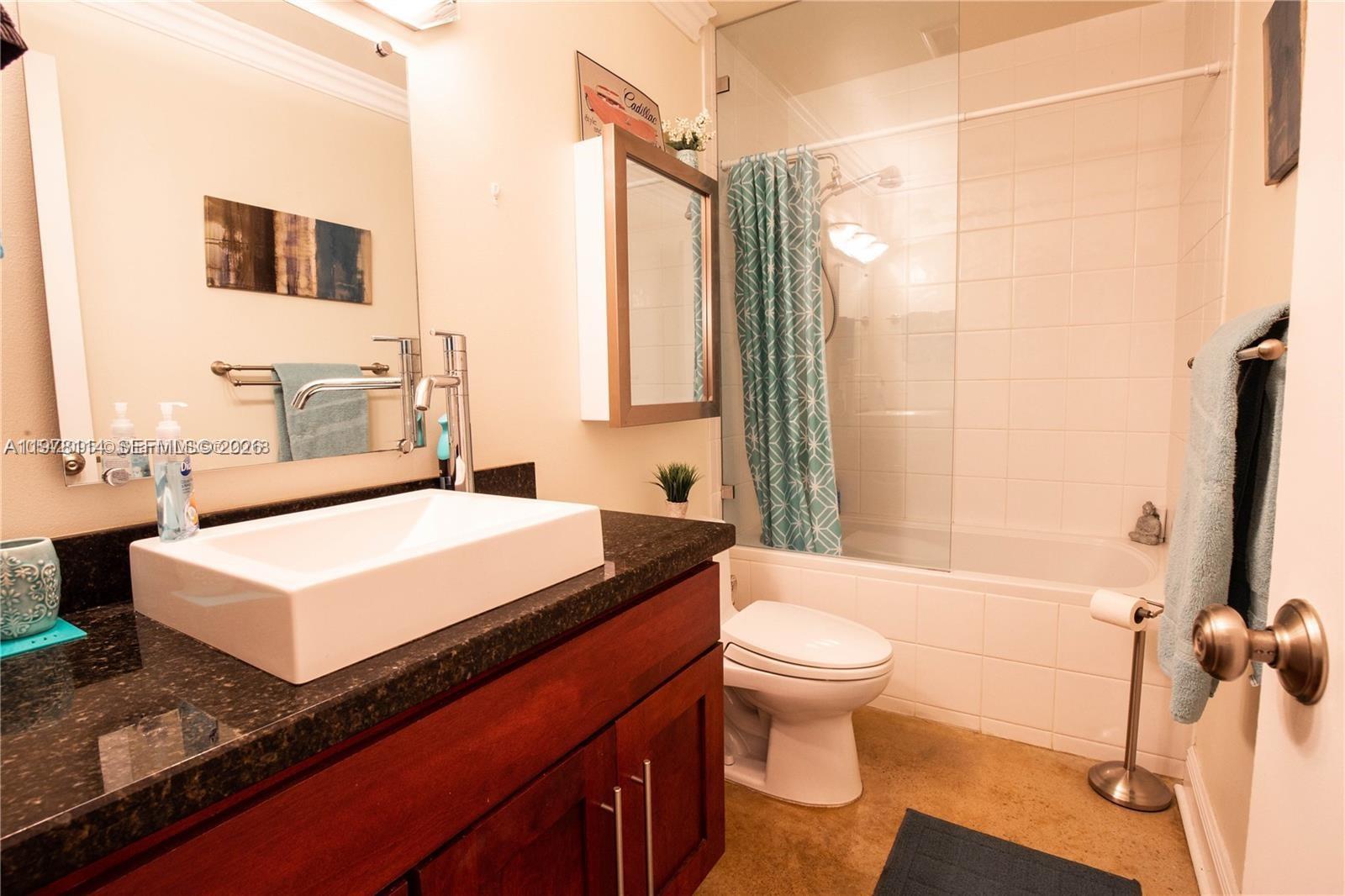 CARAVEL CONDOMINIUM APART - Residential Lease