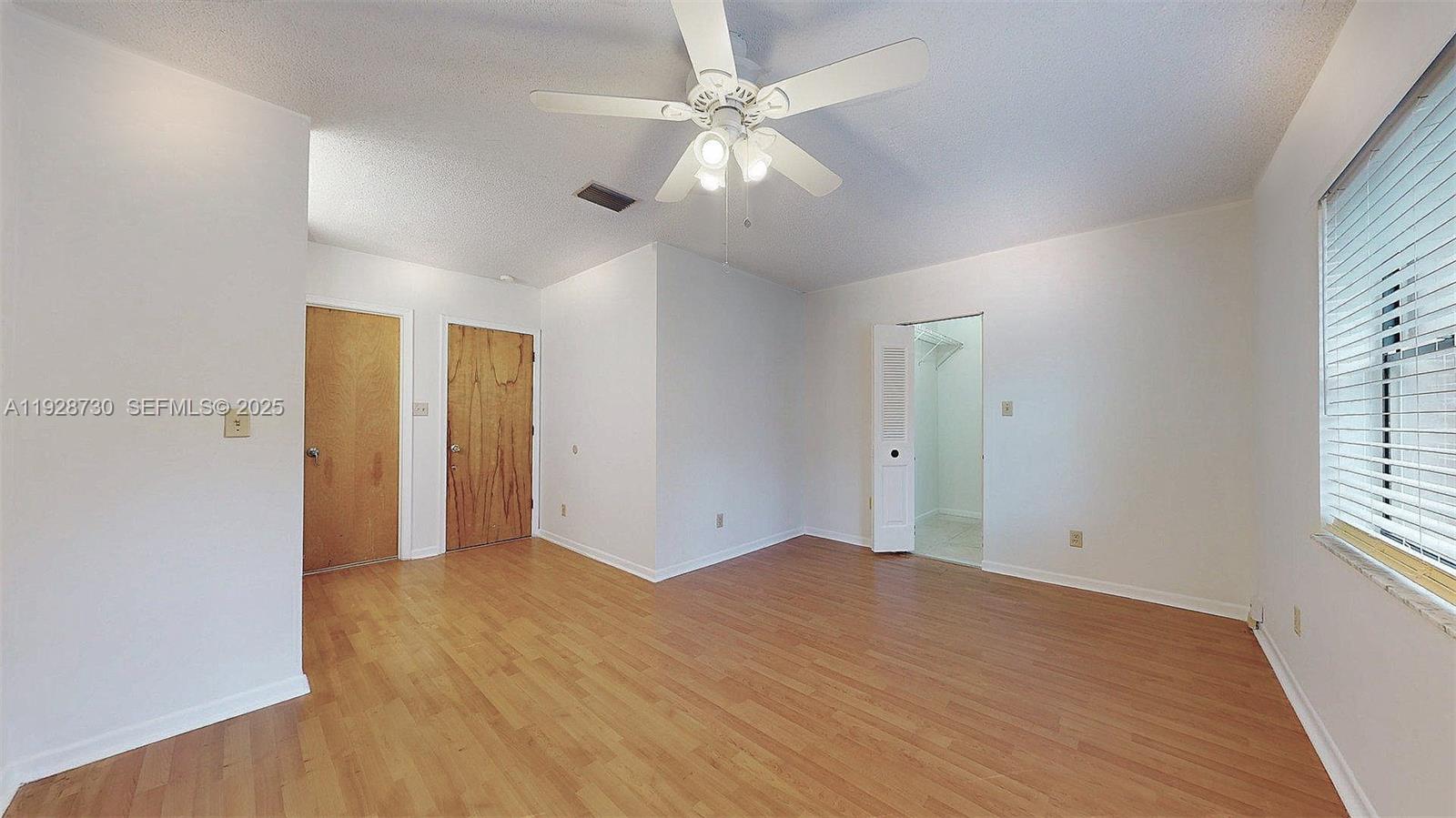 GREENGLADES CONDO NO 10 - Residential