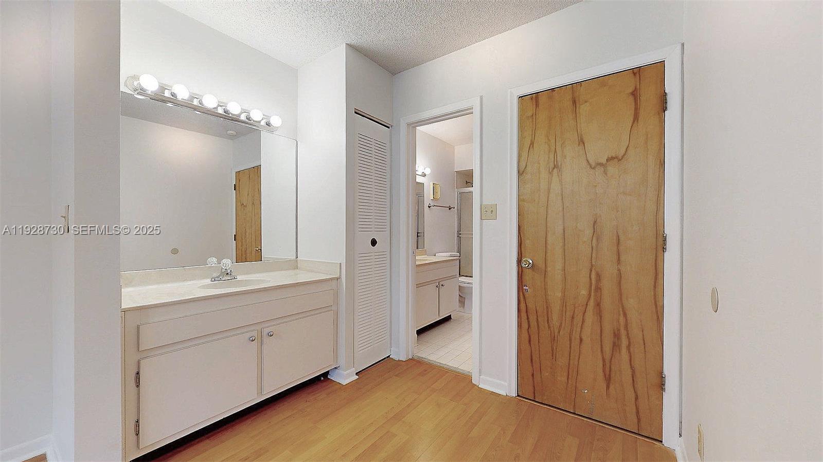 GREENGLADES CONDO NO 10 - Residential