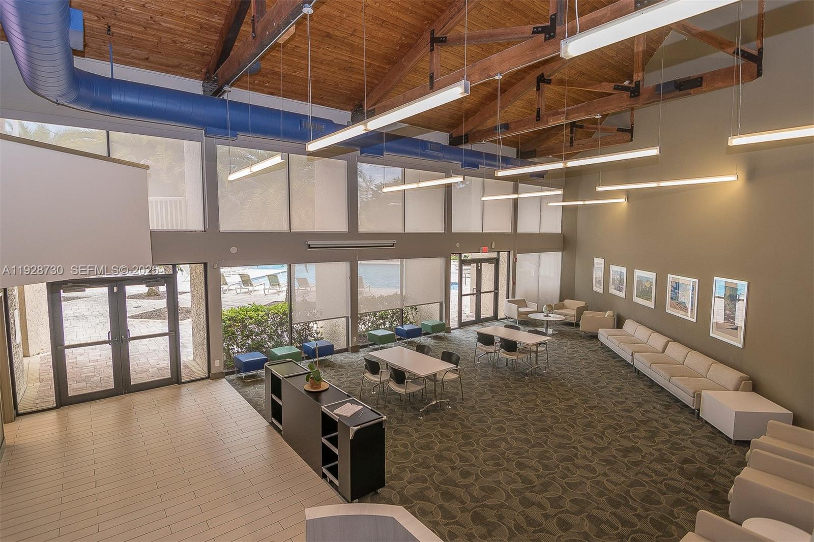 GREENGLADES CONDO NO 10 - Residential