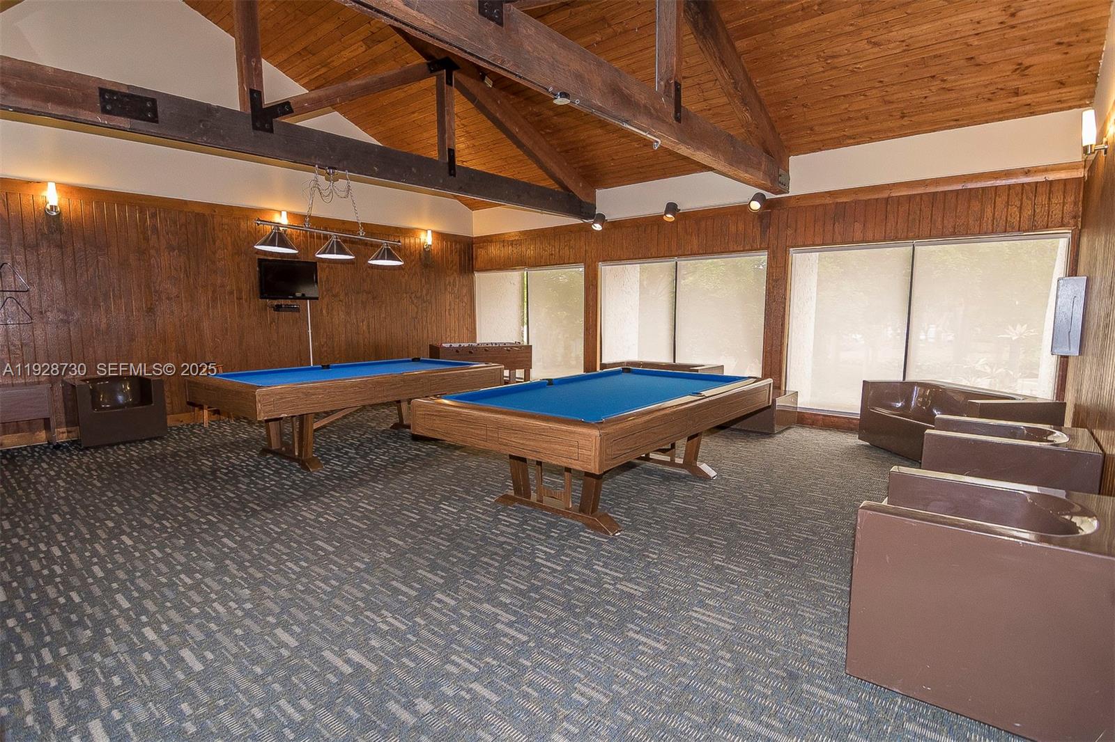 GREENGLADES CONDO NO 10 - Residential