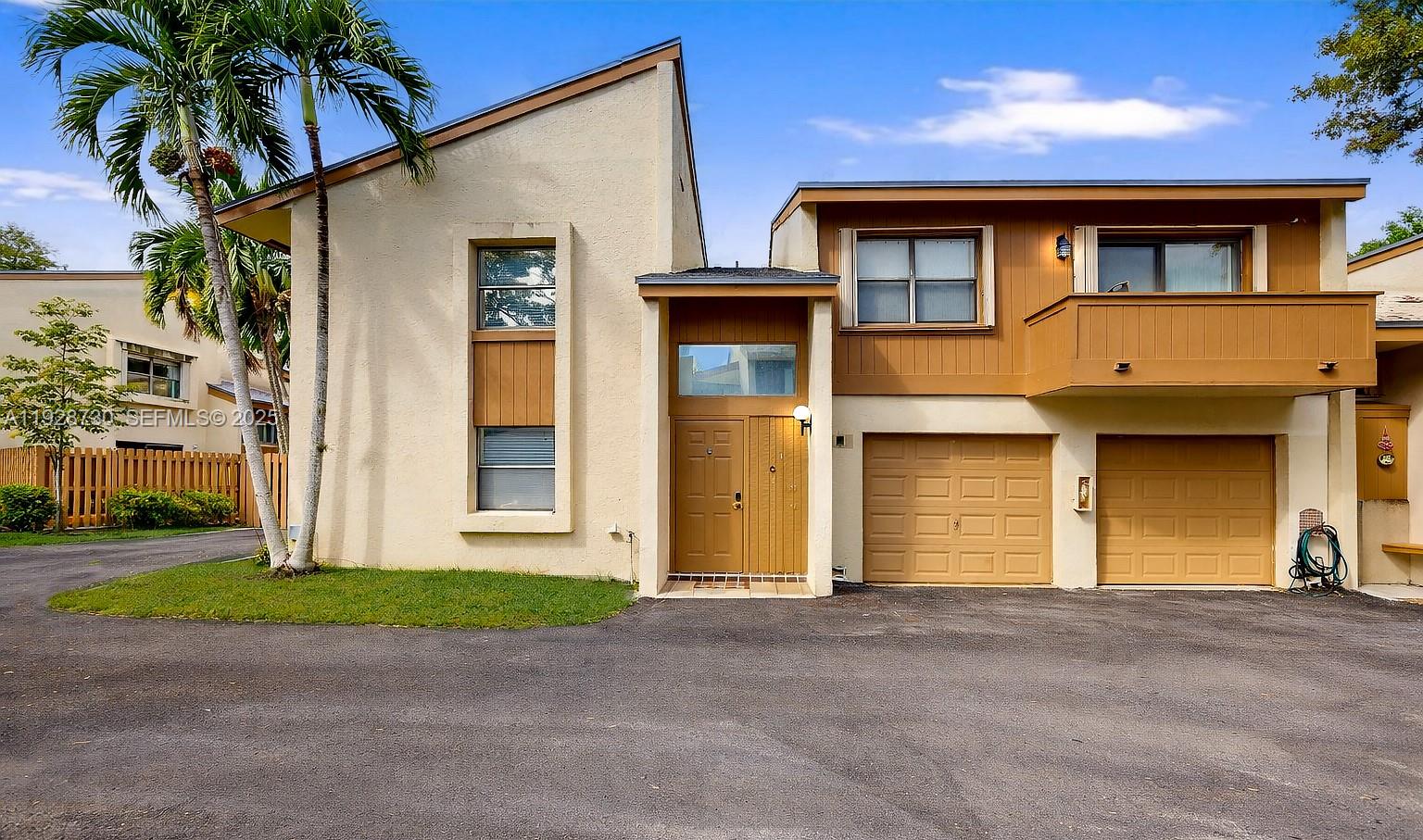 GREENGLADES CONDO NO 10 - Residential