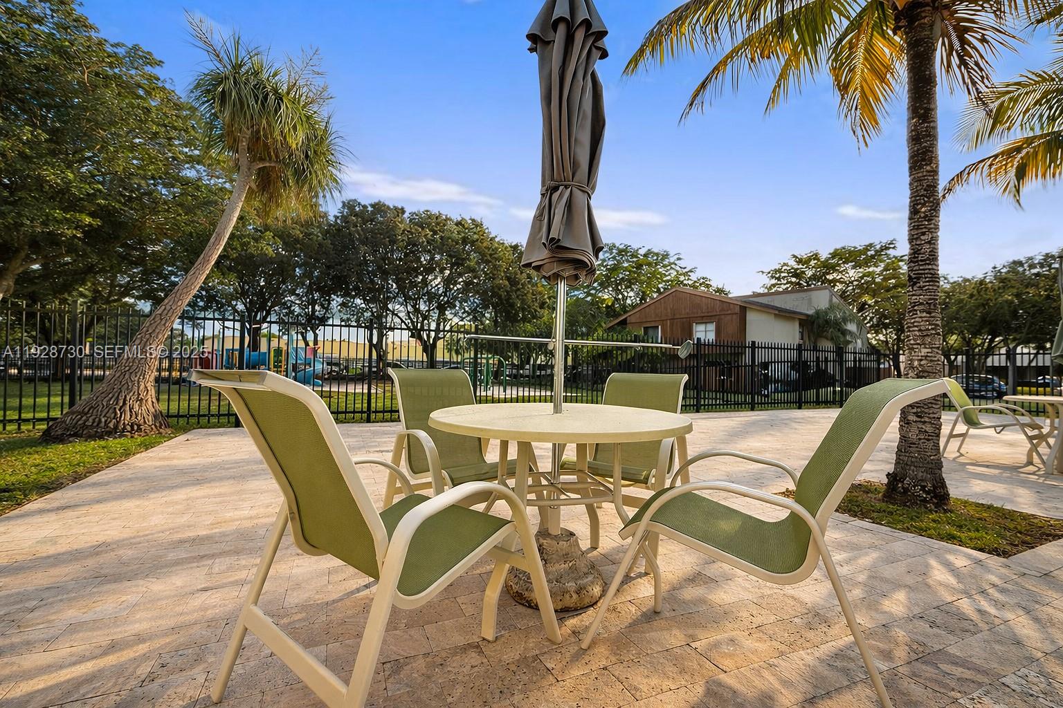 GREENGLADES CONDO NO 10 - Residential