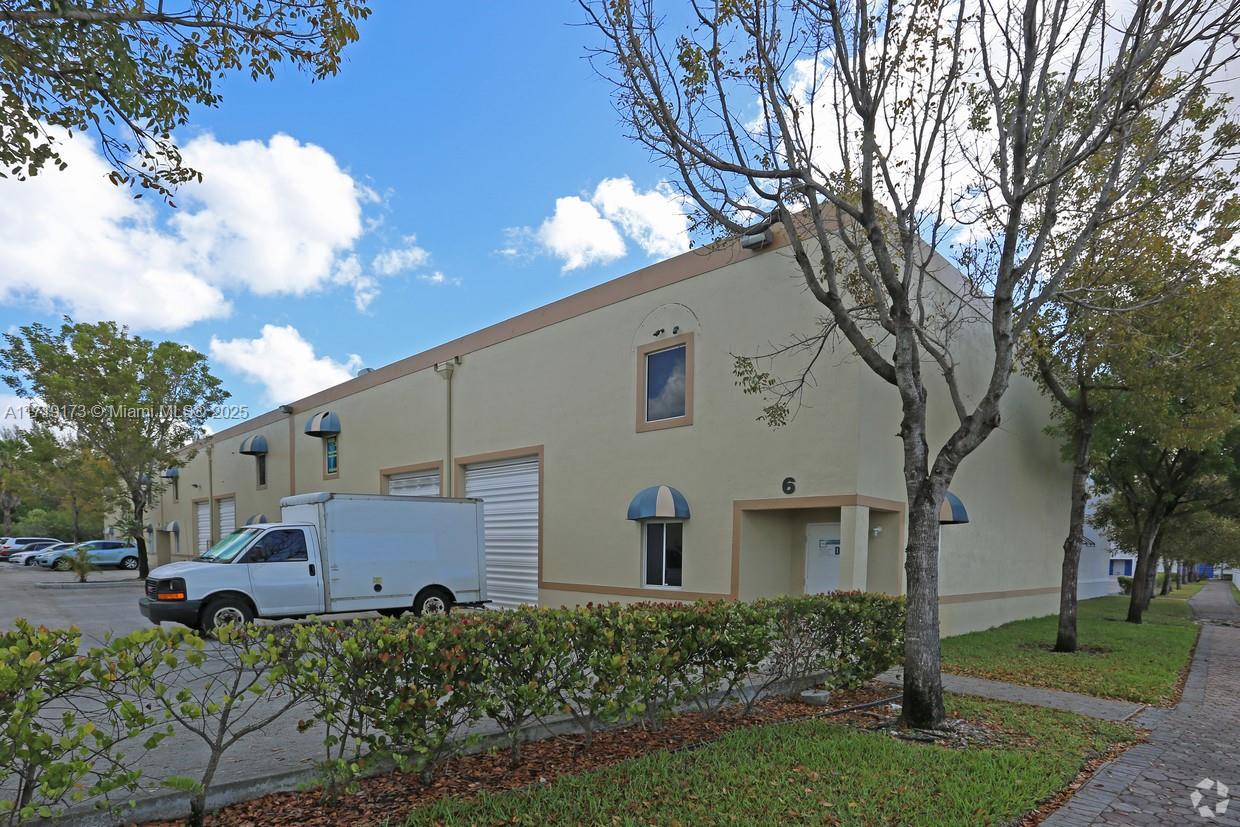 10810 NW 138th St 6-D