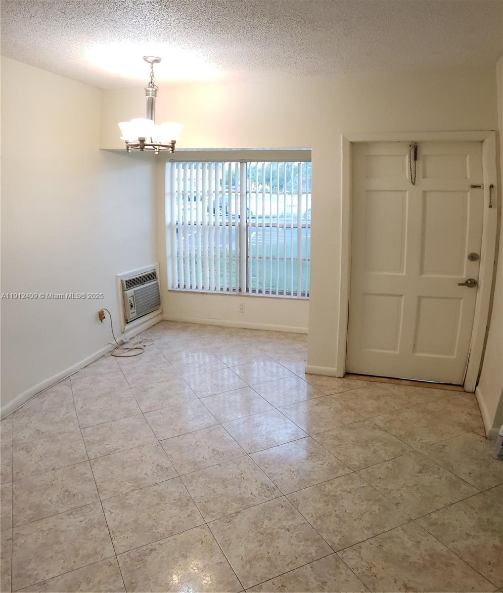 FLORAL PARK VILLAS 10 INC - Residential Lease