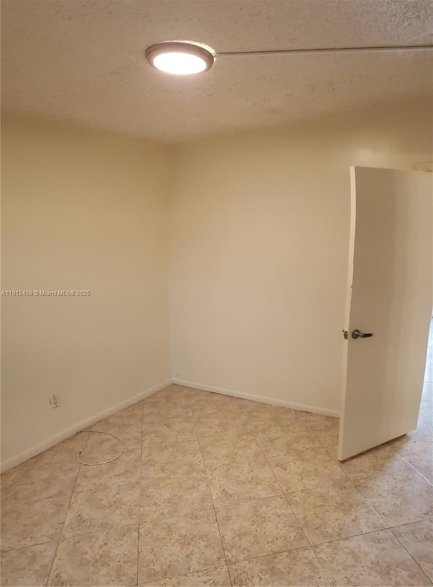 FLORAL PARK VILLAS 10 INC - Residential Lease