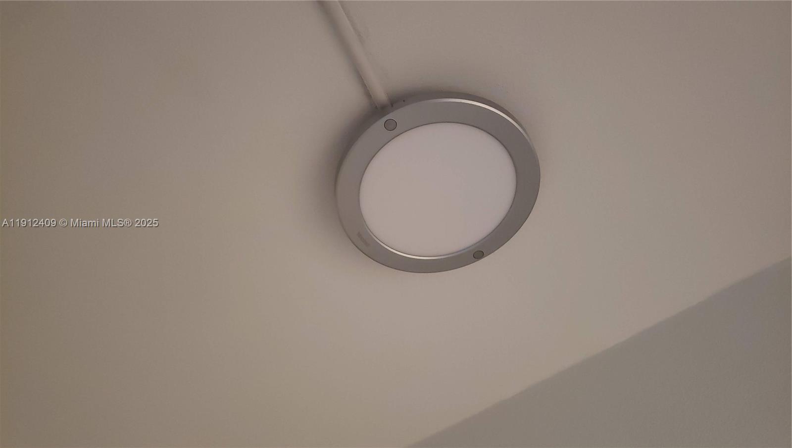 FLORAL PARK VILLAS 10 INC - Residential Lease