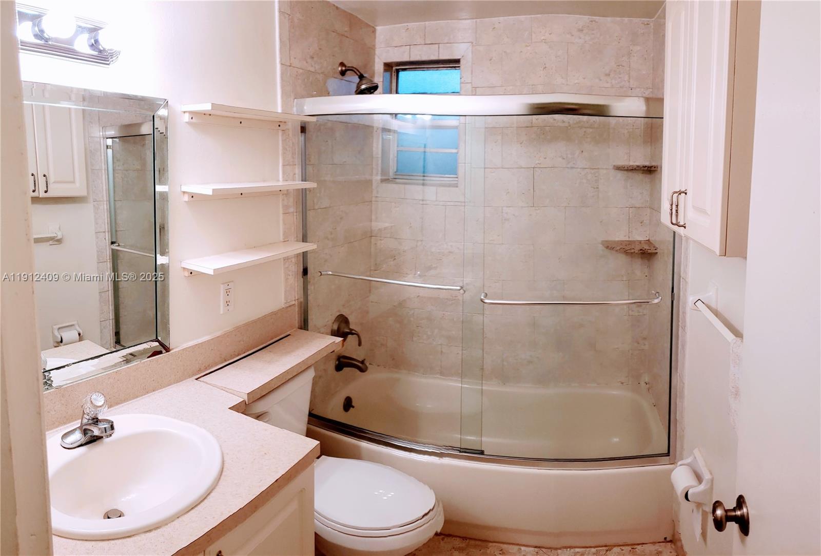 FLORAL PARK VILLAS 10 INC - Residential Lease