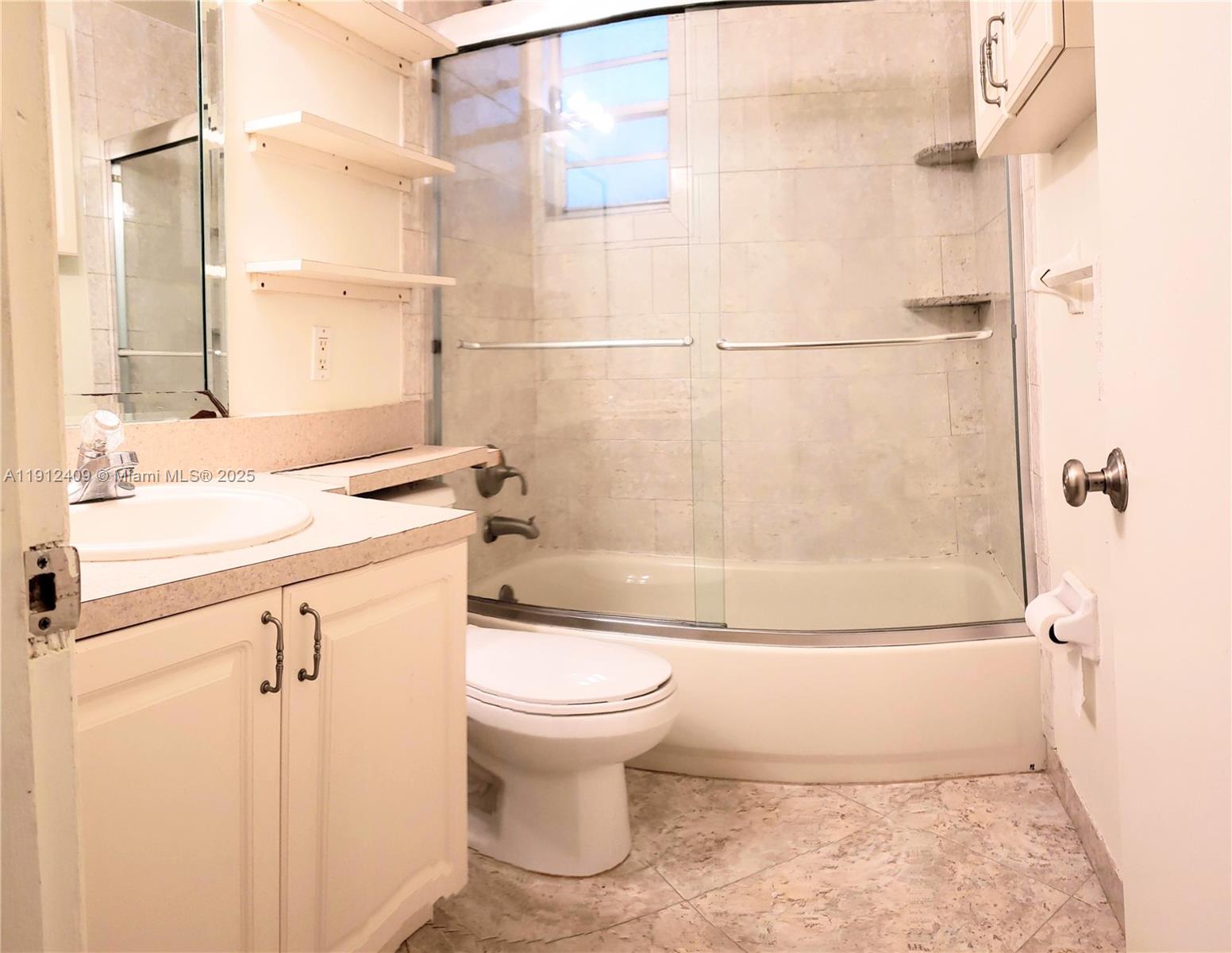 FLORAL PARK VILLAS 10 INC - Residential Lease