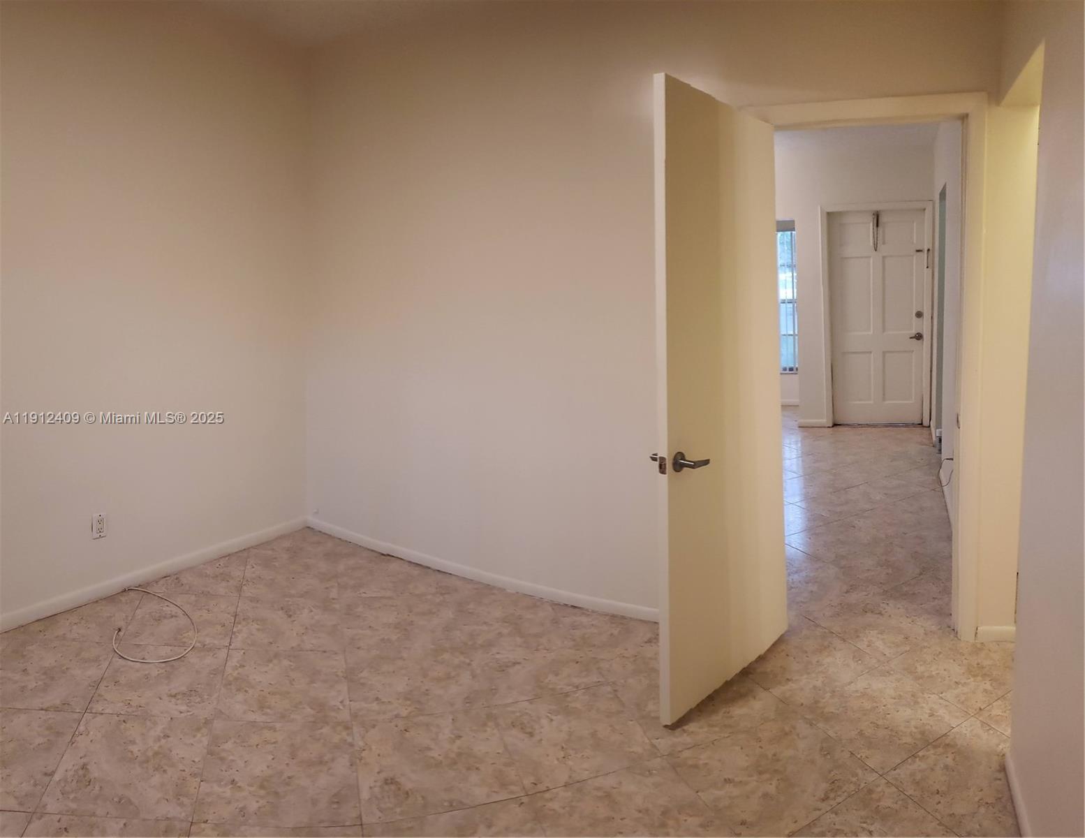 FLORAL PARK VILLAS 10 INC - Residential Lease