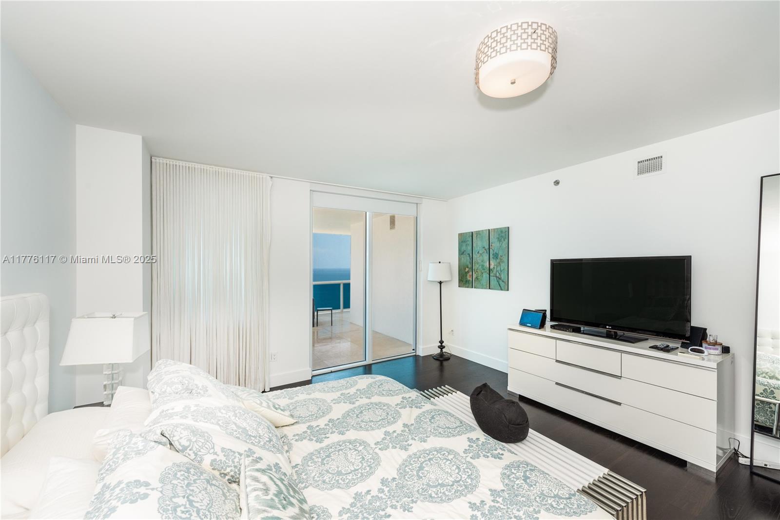 2711 HOLLYWOOD BEACH COND - Residential Lease