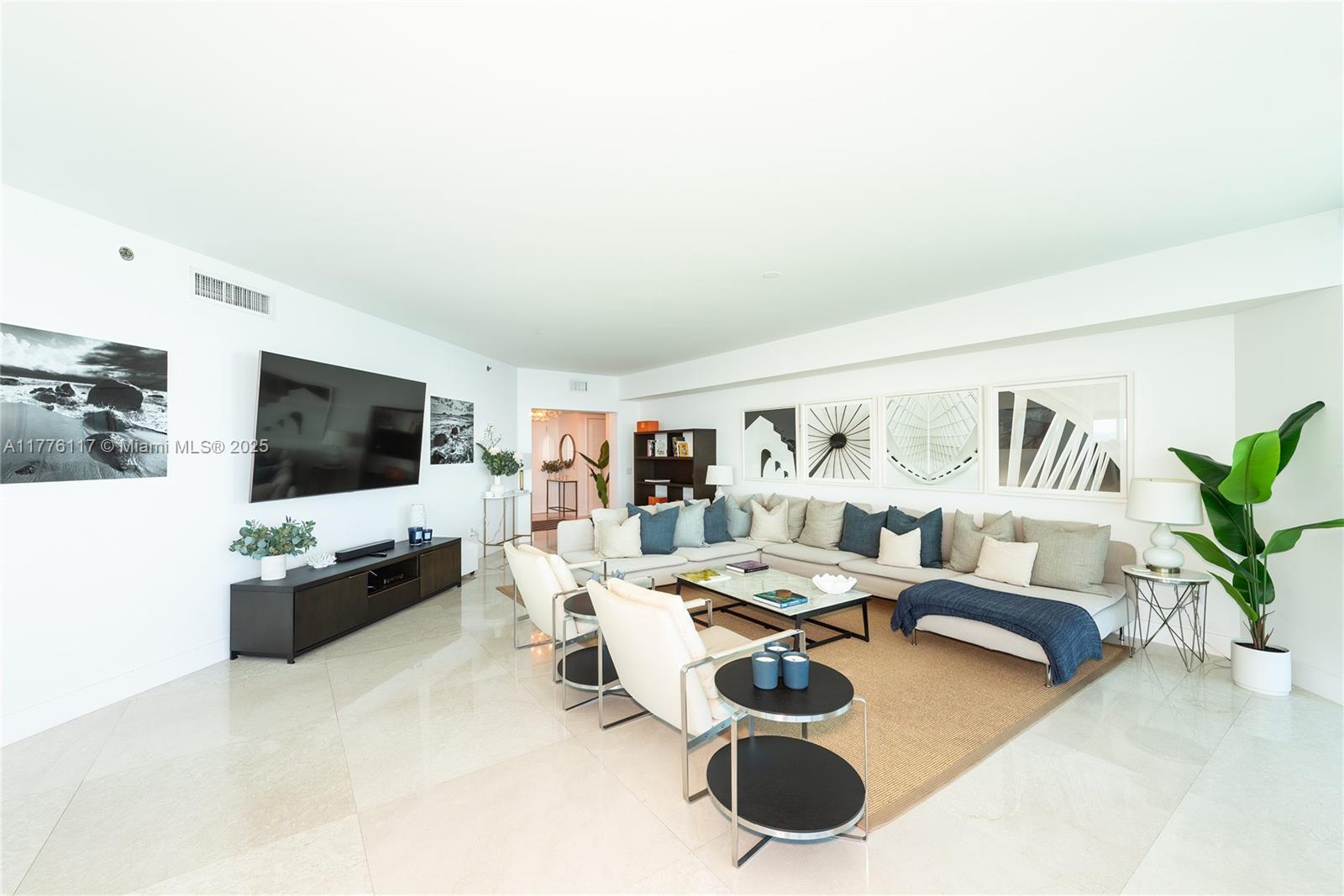 2711 HOLLYWOOD BEACH COND - Residential Lease