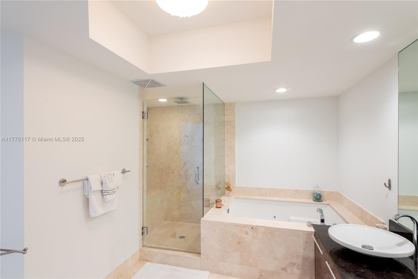2711 HOLLYWOOD BEACH COND - Residential Lease