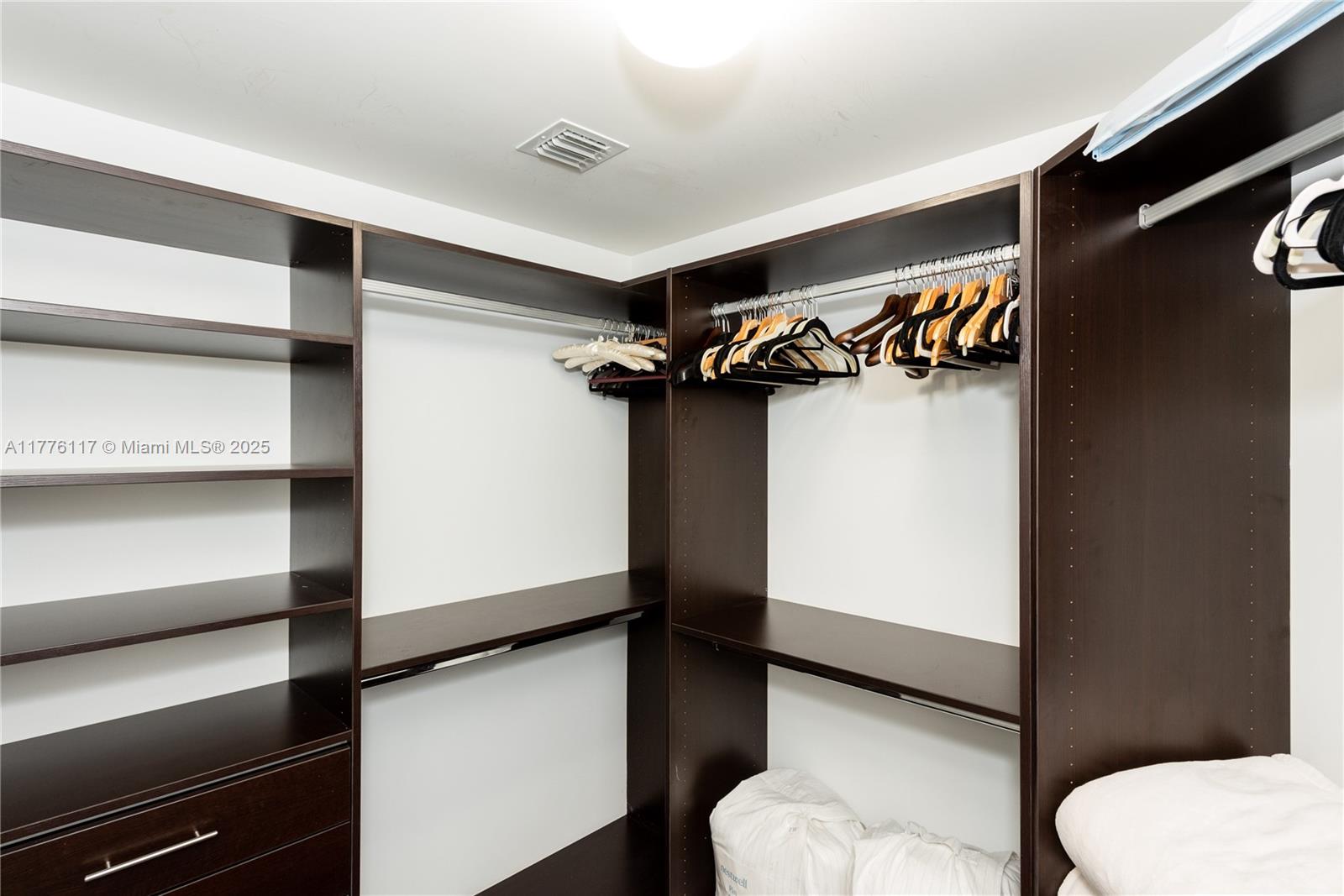 2711 HOLLYWOOD BEACH COND - Residential Lease