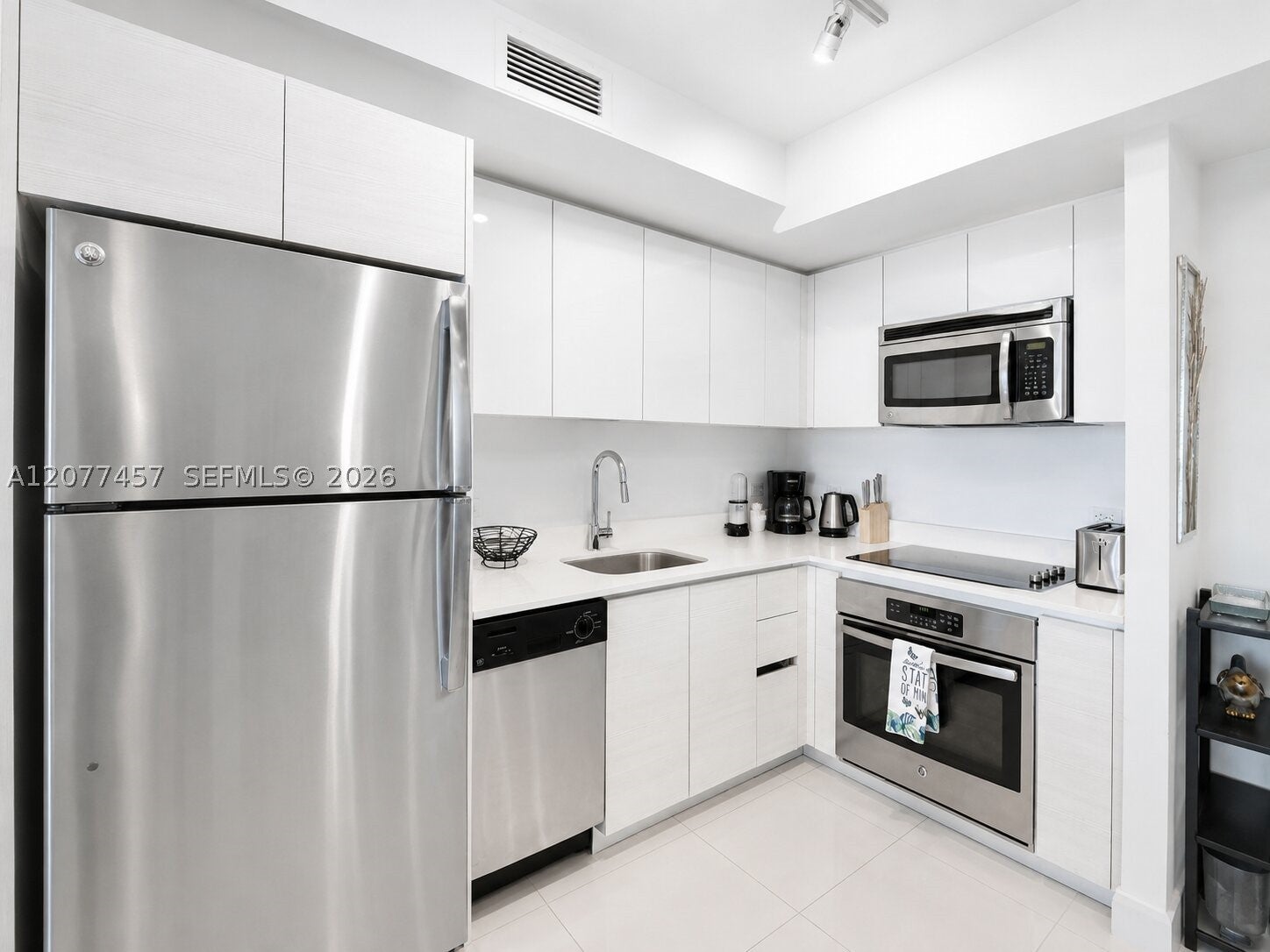 2600 E Hallandale Beach Blvd T3203