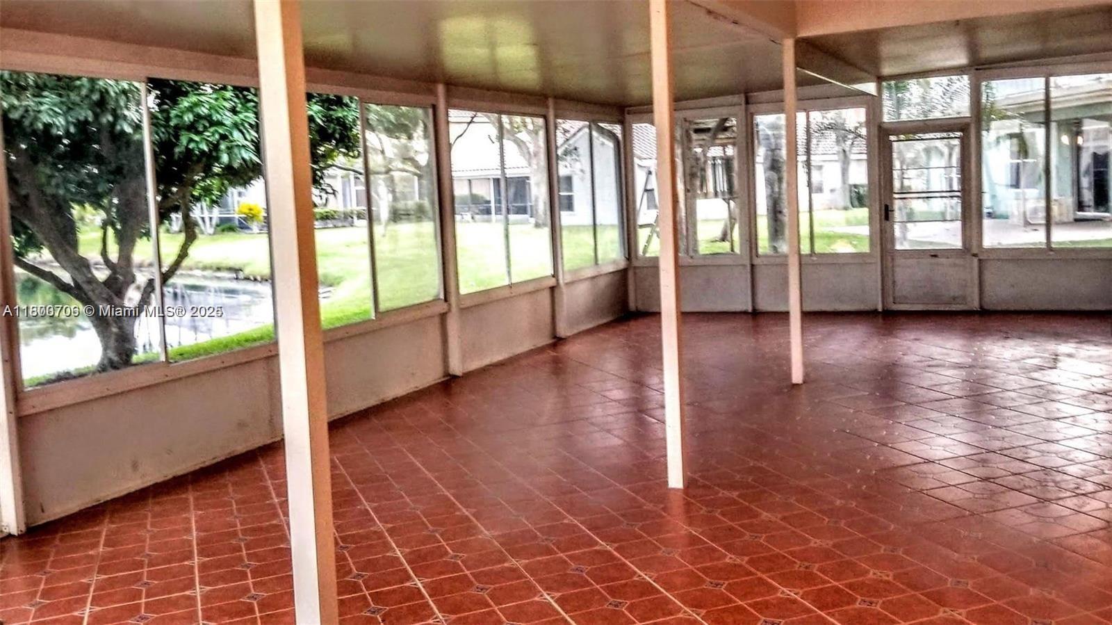 RAINBOW LAKES TR A - Residential Lease