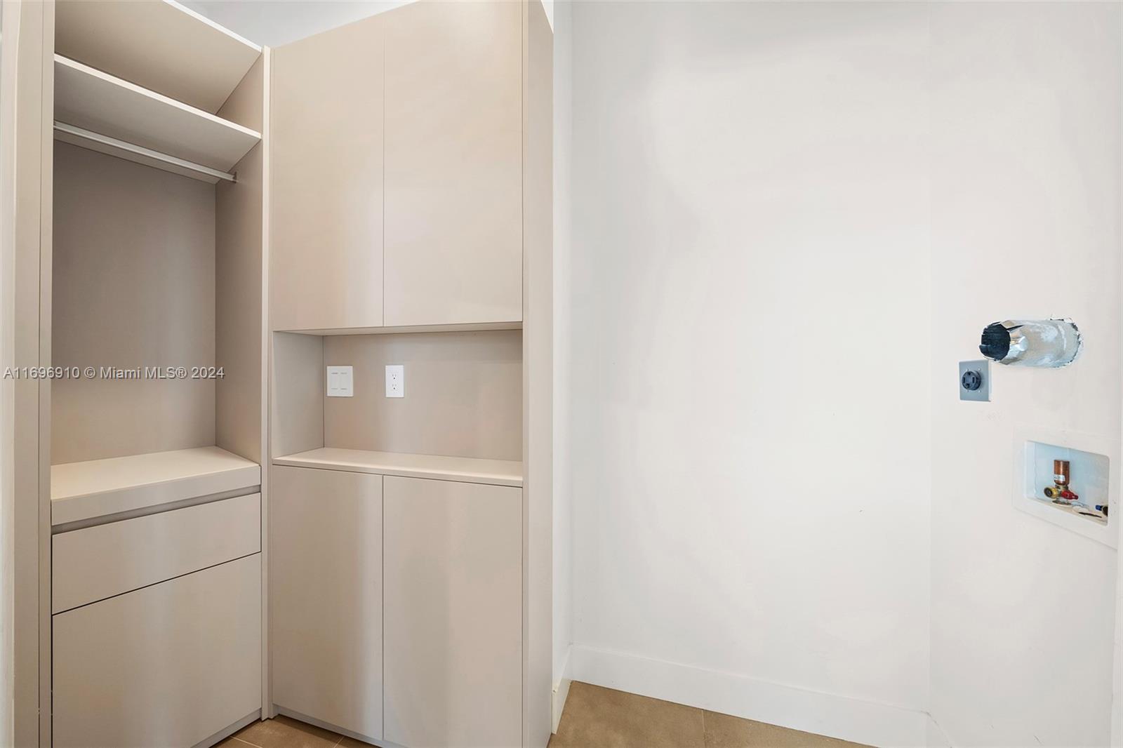 THE MERIDIAN CONDO - Residential
