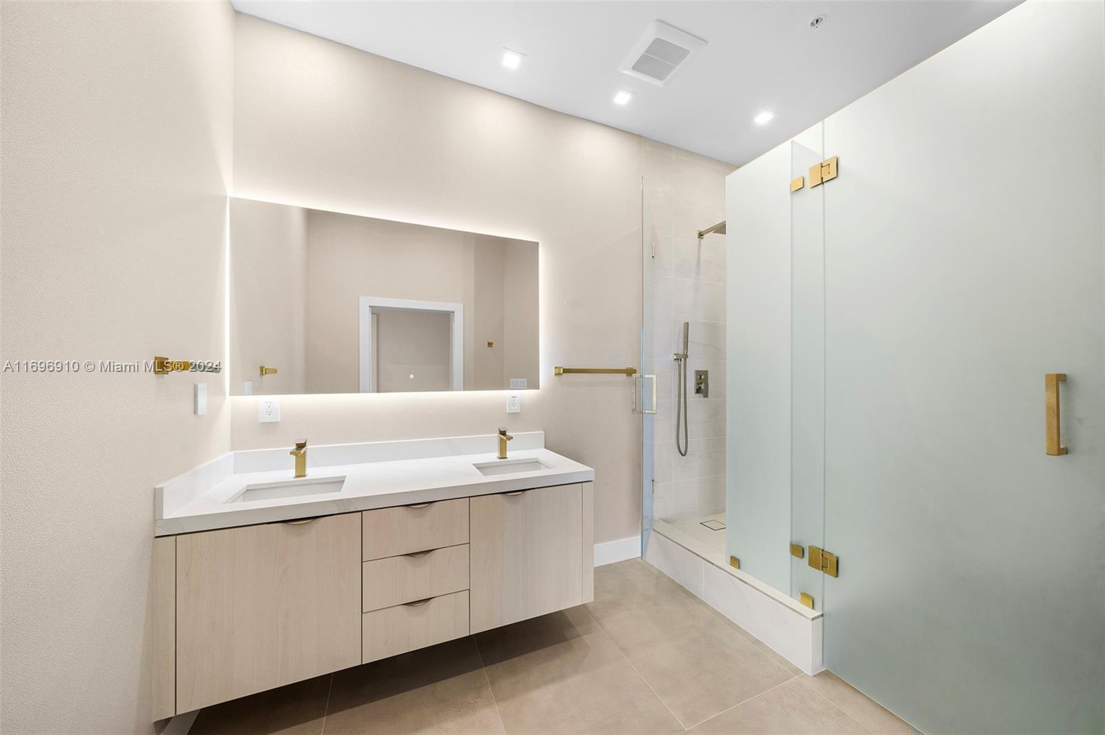 THE MERIDIAN CONDO - Residential