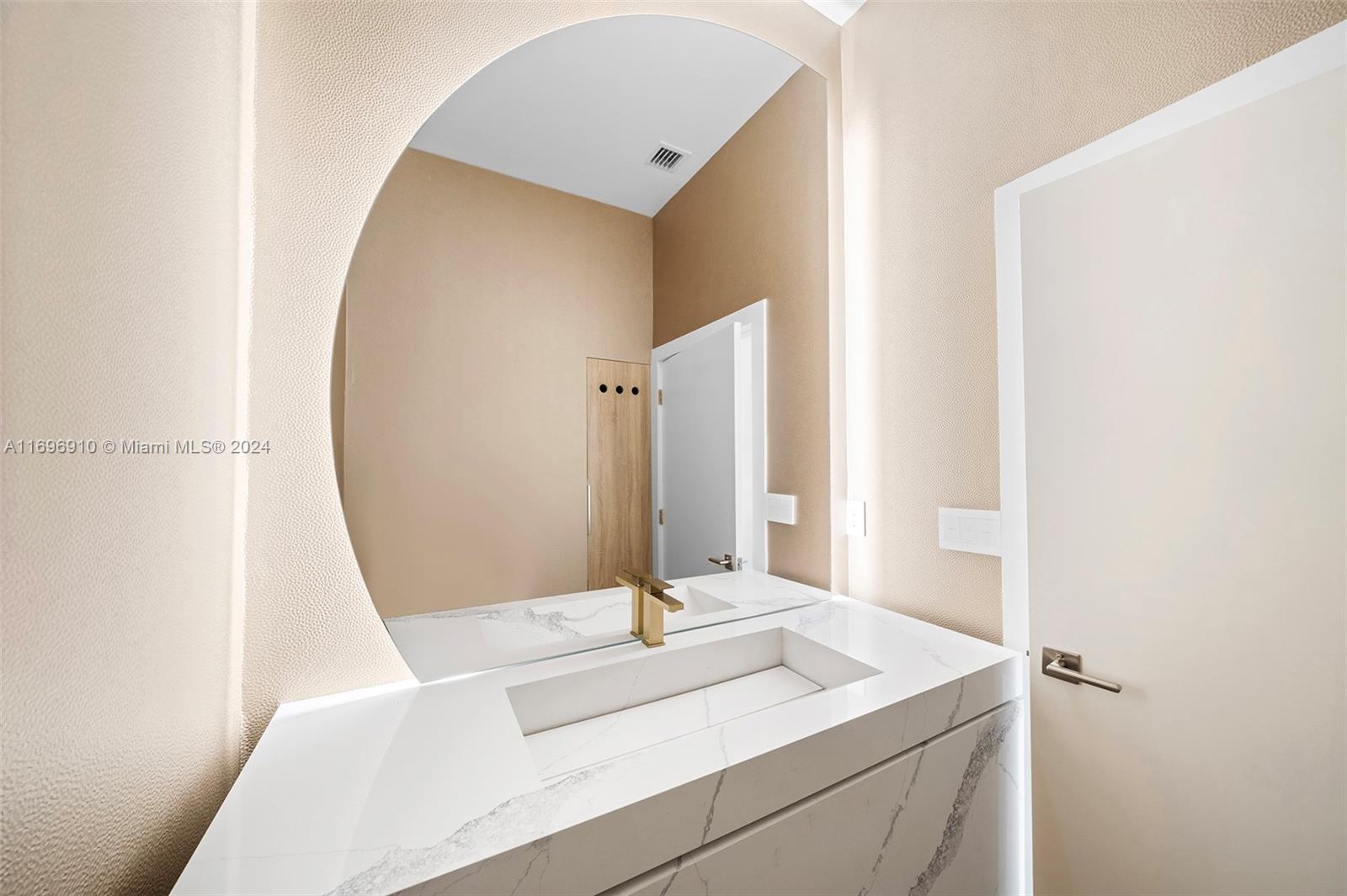 THE MERIDIAN CONDO - Residential