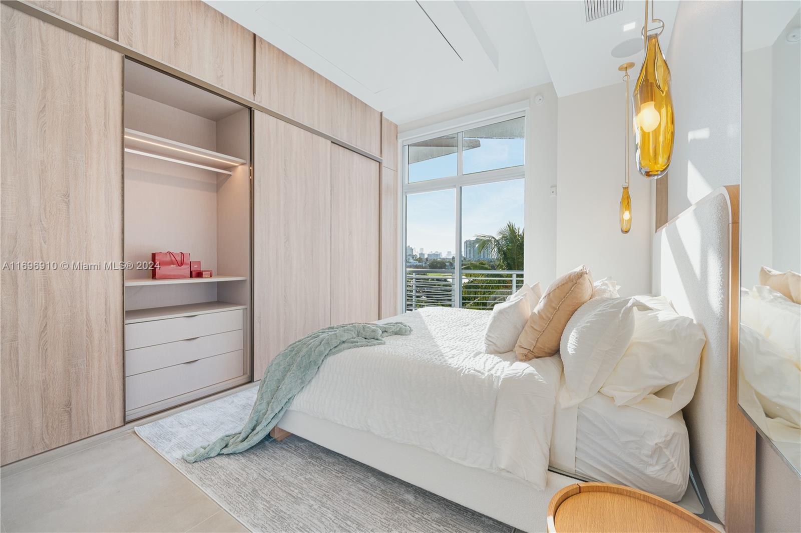 THE MERIDIAN CONDO - Residential