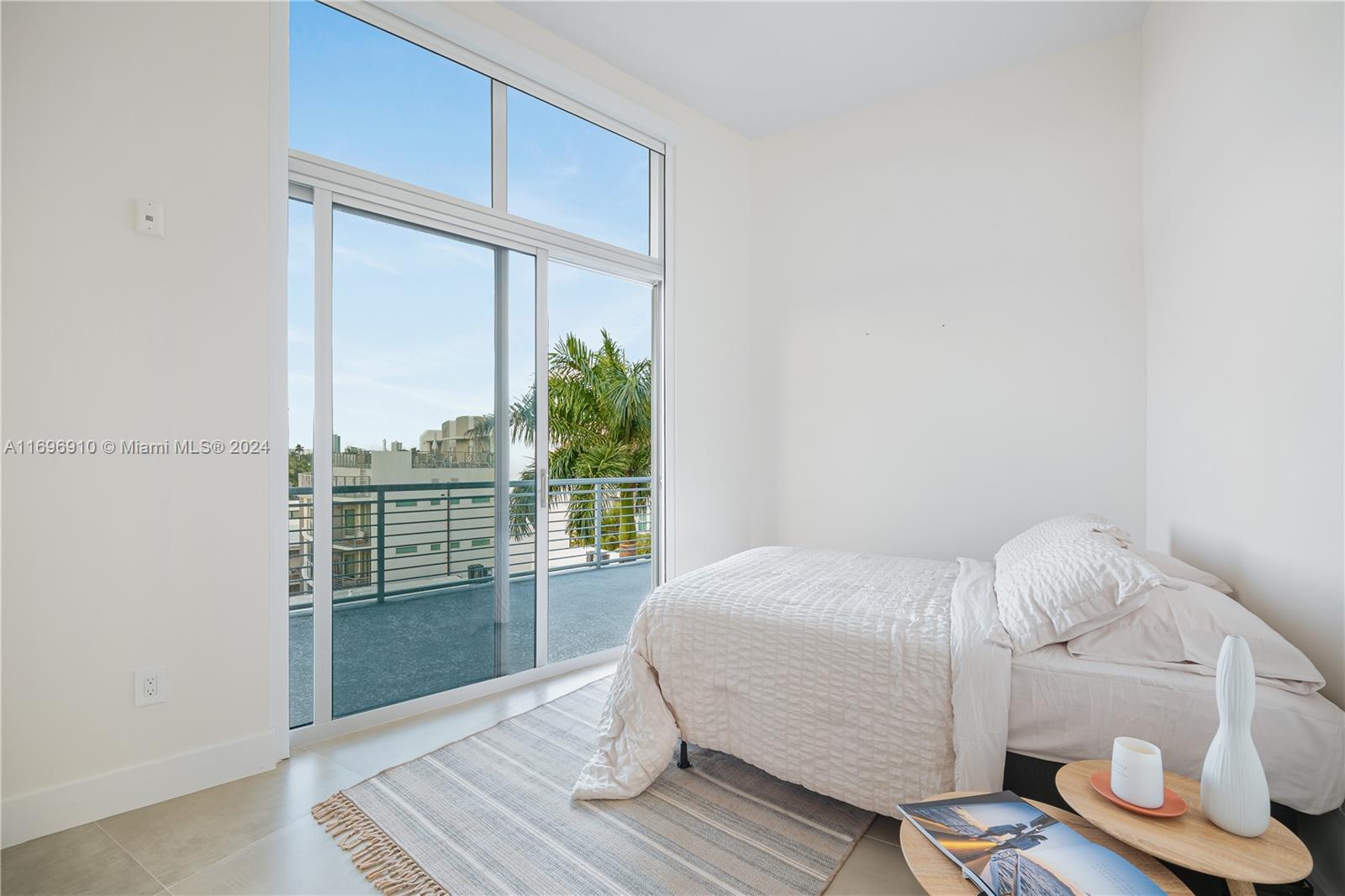 THE MERIDIAN CONDO - Residential