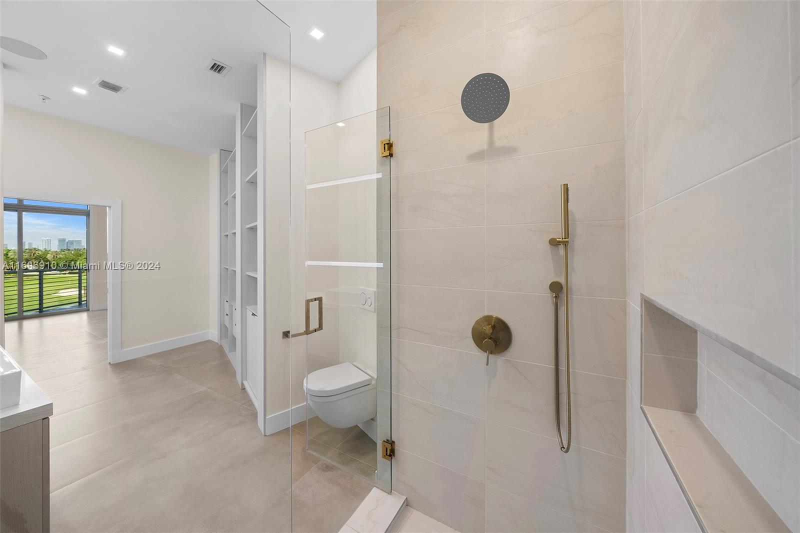 THE MERIDIAN CONDO - Residential