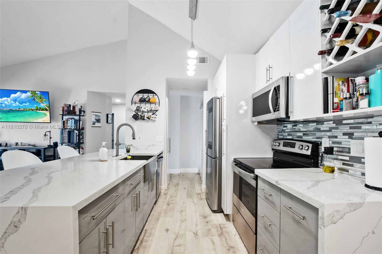 15770 Sw 104th Ter 301, Miami, Broward County, Florida - 3 Bedrooms  
2 Bathrooms - 