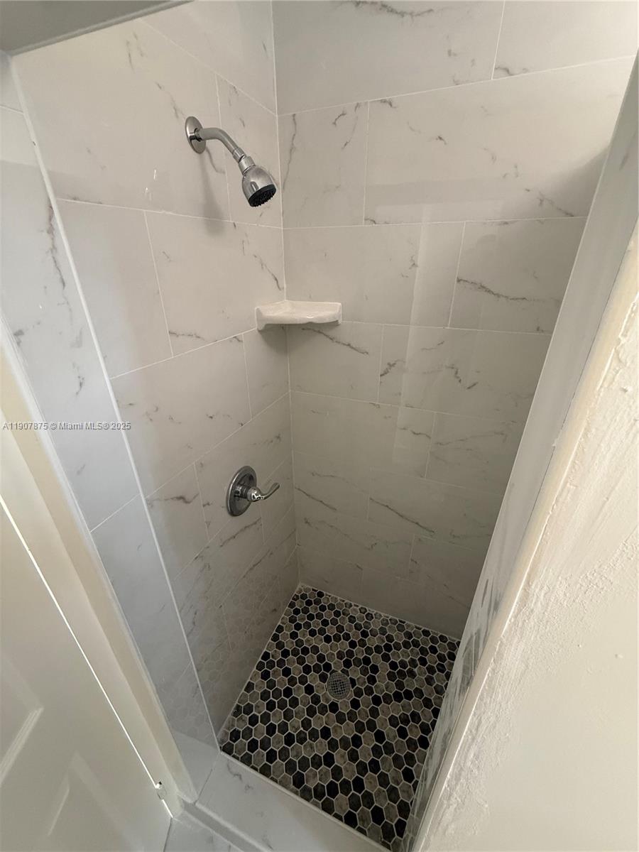 4TH ADDN TO PALM SPRINGS - Residential Lease