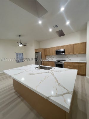 3330 SW 1ST ST, DEERFIELD BEACH, FL 33442 - Image 2b4e0b580a902bc367369f7eb6fb4e4a/2913428882