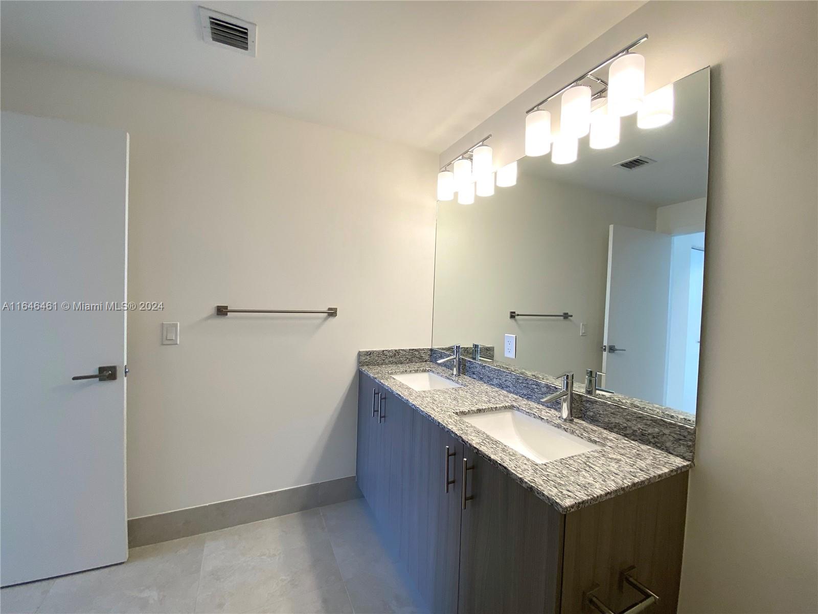 5350 PARK CONDO - Residential Lease