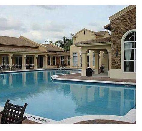 VILLAS AT CARMEL CONDO NO - Residential