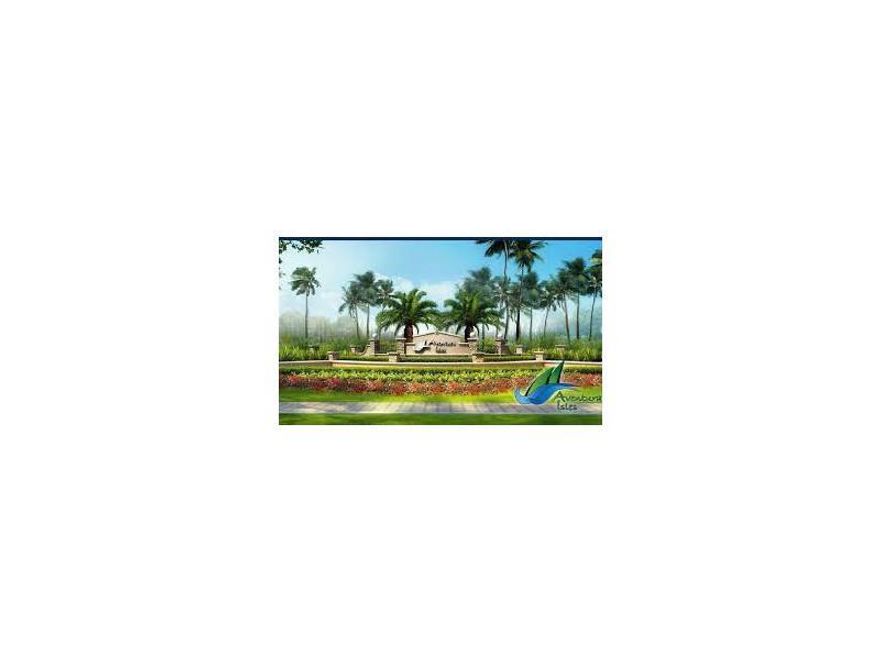 NEW DEVELOPMENT "AVENTURA ISLES" READY TO MOVE IN, CLOSE TO SCHOOLS, SUPERMARKET AND SHOPPING CENTERS. MINUTES AWAY FROM AVENTURA MALL AND THE BEACH. 4BED/2.5 BATHS, ATTACHED AND COVERED GARAGE FOR TWO CARS, SPACIOUS PATIO, WASHER AND DRYER IN THE HOUSE,  GATED COMMUNITY, 24-HOUR SECURITY, COMMUNITY POOL AND CLUB HOUSE.