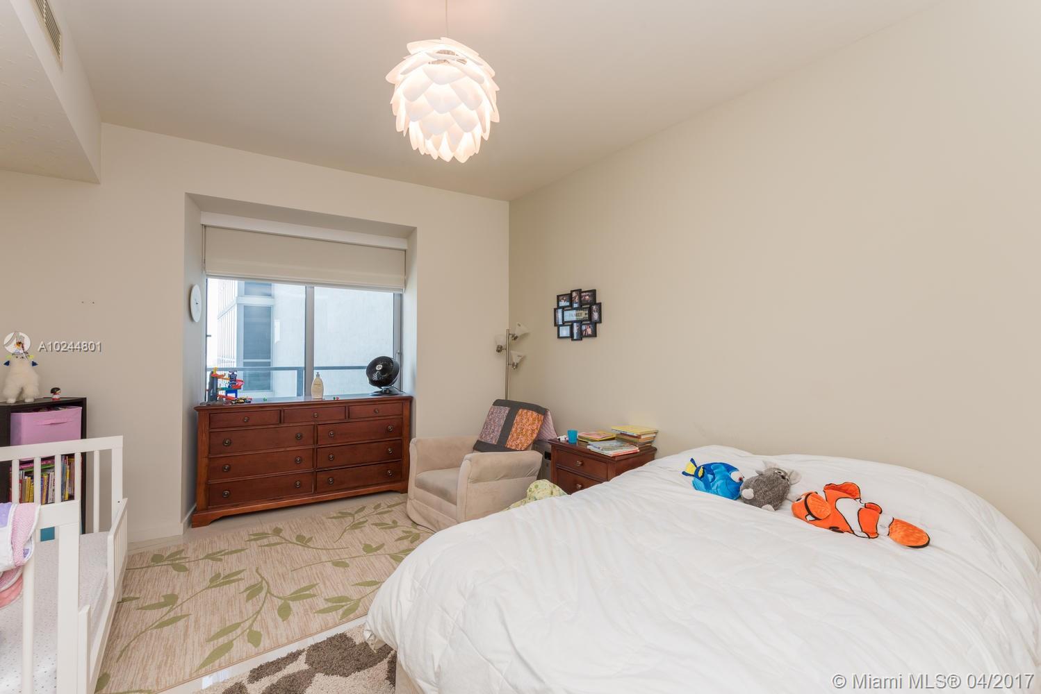MARQUIS RESIDENCES - Residential Lease