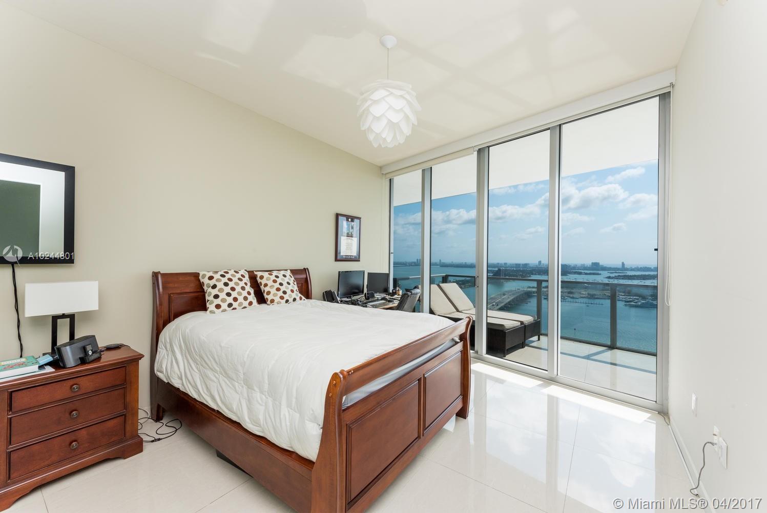 MARQUIS RESIDENCES - Residential Lease