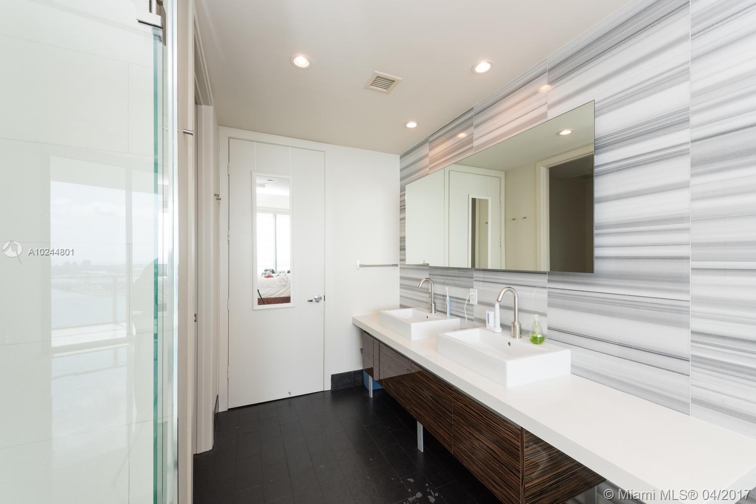 MARQUIS RESIDENCES - Residential Lease