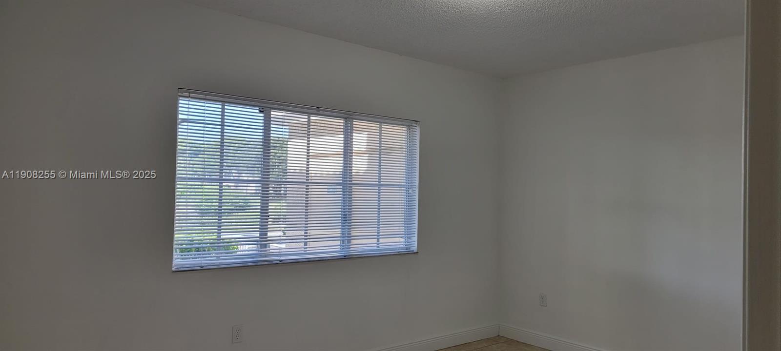 AVENTINE AT MIRAMAR BLDG - Residential Lease