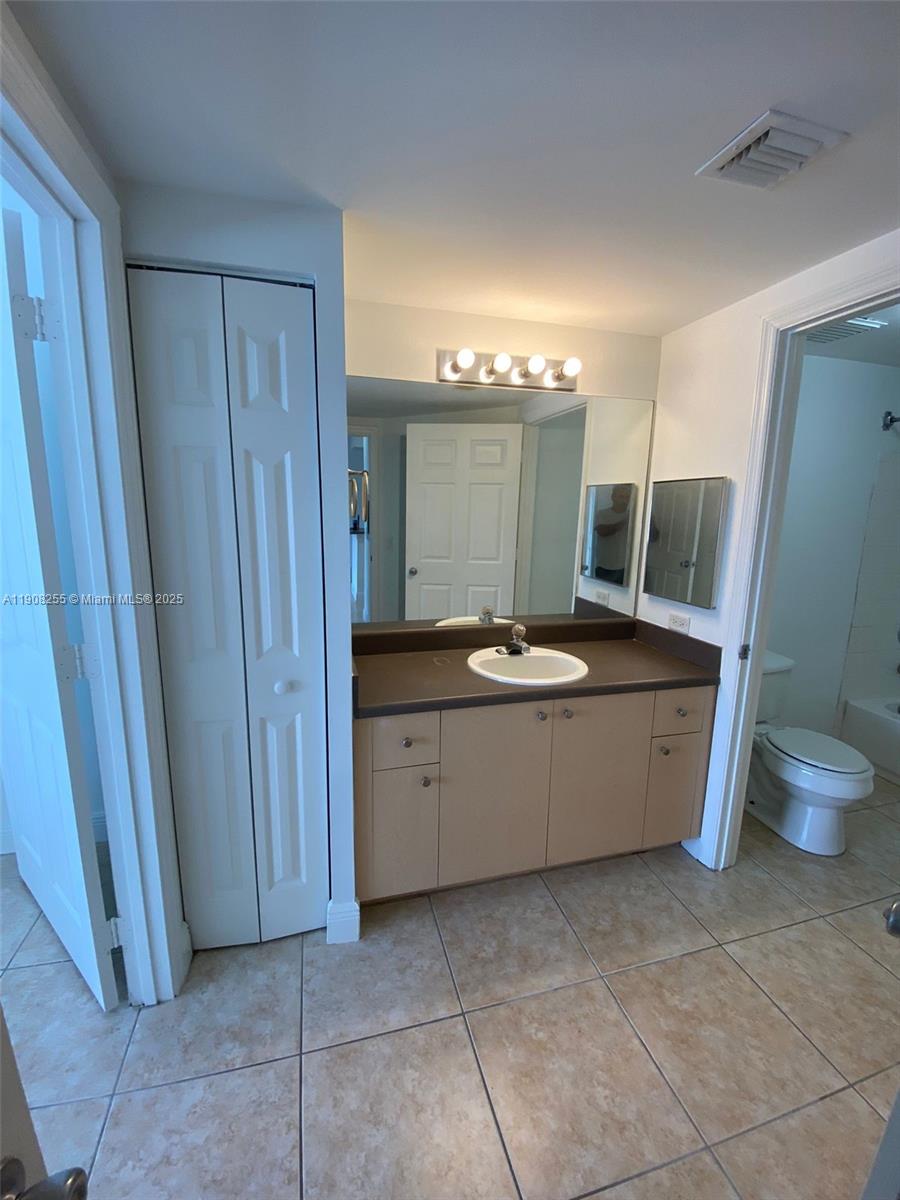 AVENTINE AT MIRAMAR BLDG - Residential Lease