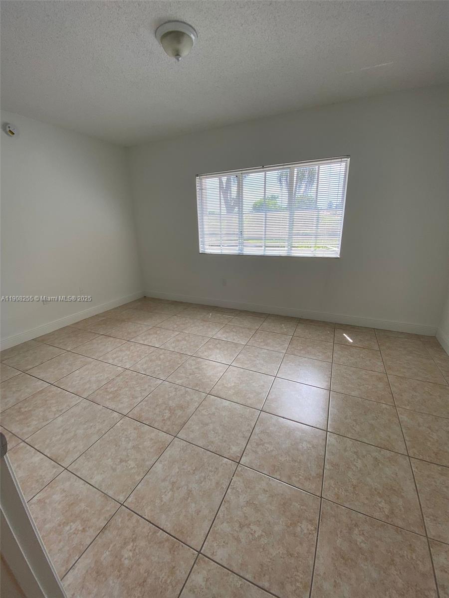 AVENTINE AT MIRAMAR BLDG - Residential Lease