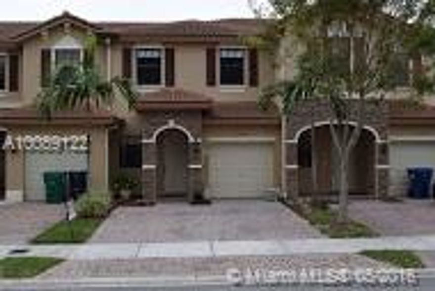 Beautiful move in ready home in West Kendall.  Master bedroom features a huge walk in closet and spacious bath.  Full size washer and dryer upstairs for easy access. Exquisite fenced back yard perfect for entertain.   
Granite counter tops in the kitchen, large pantry, lots of cabinet space.
Lots and lots of community amenities includes cable, clubhouse pool, gym and rentable party room. Close to shopping, A rated schools & turnpike!