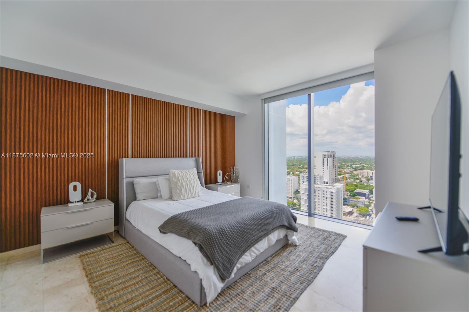 RISE CONDO - Residential