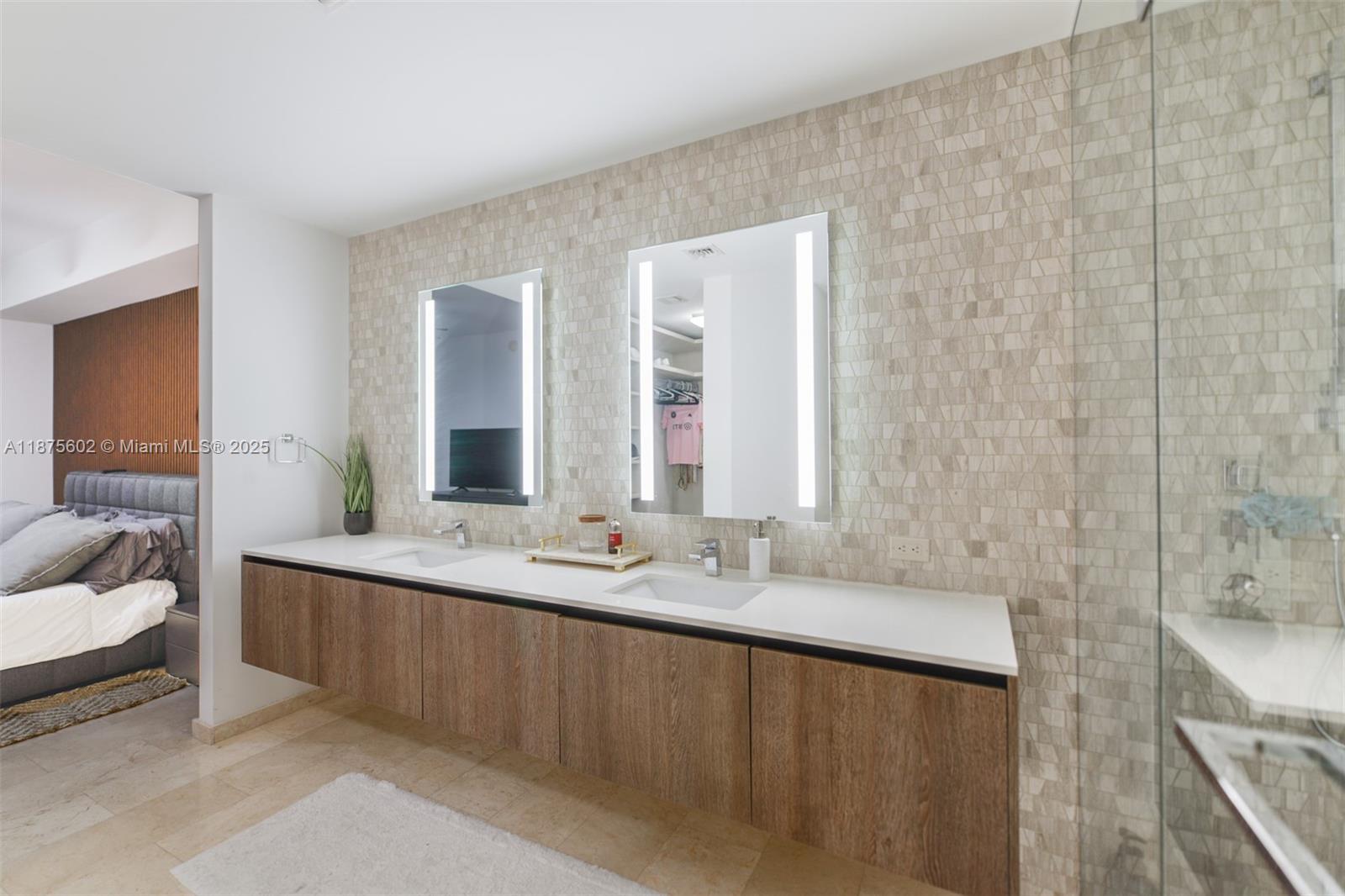 RISE CONDO - Residential