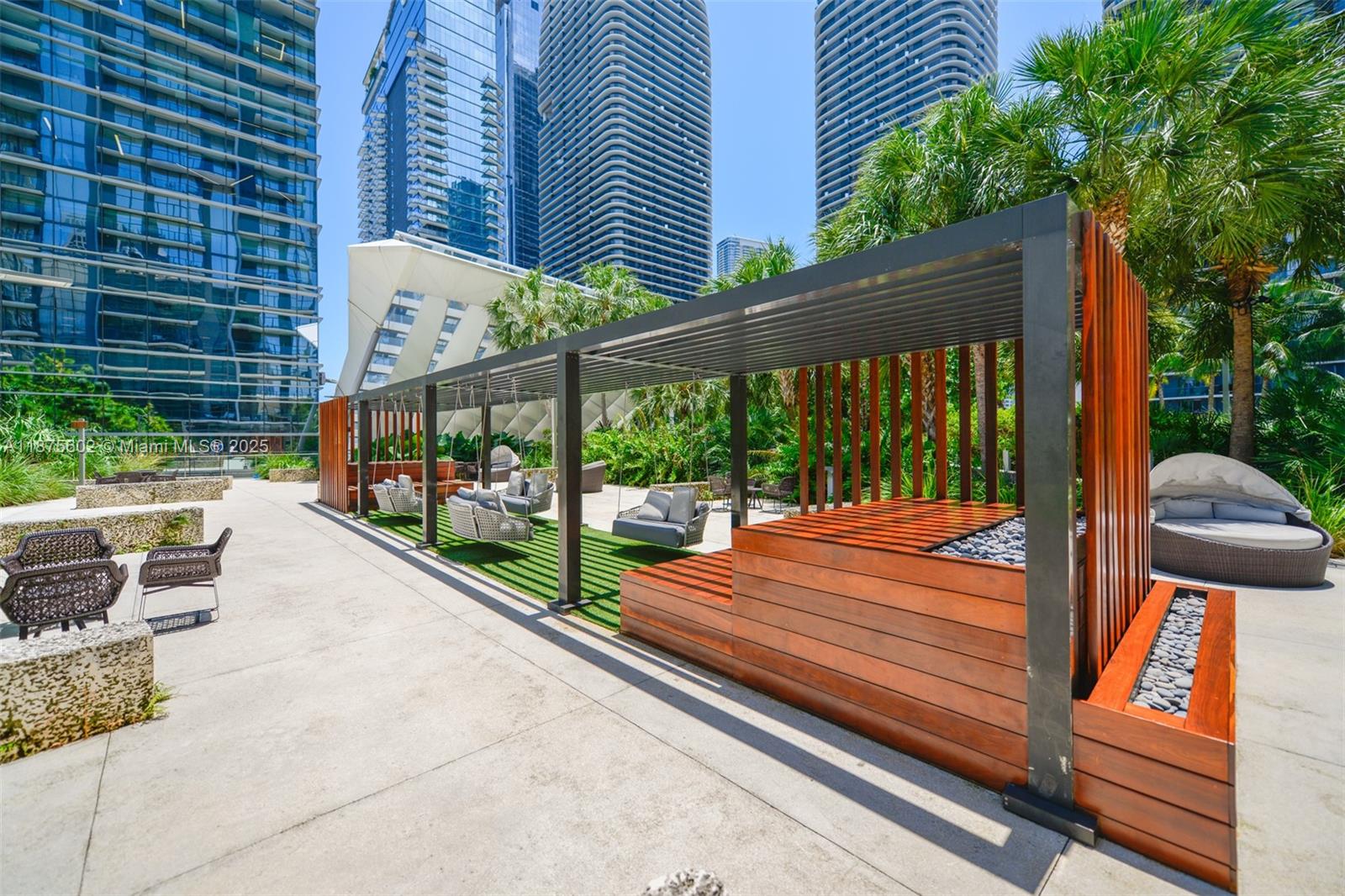 RISE CONDO - Residential