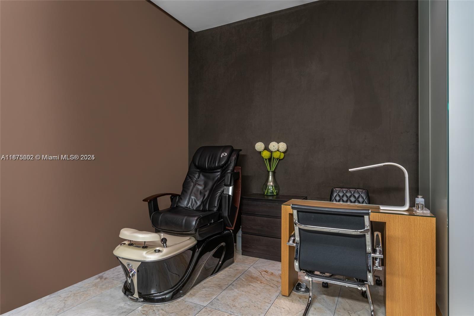 RISE CONDO - Residential