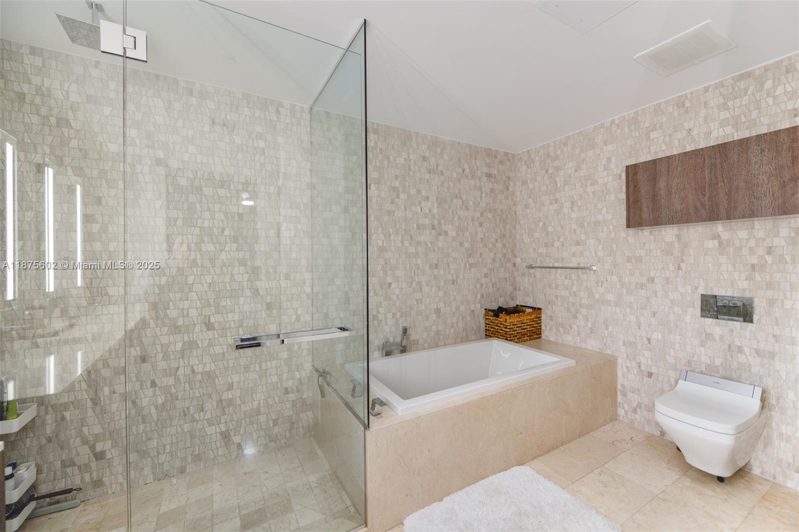 RISE CONDO - Residential