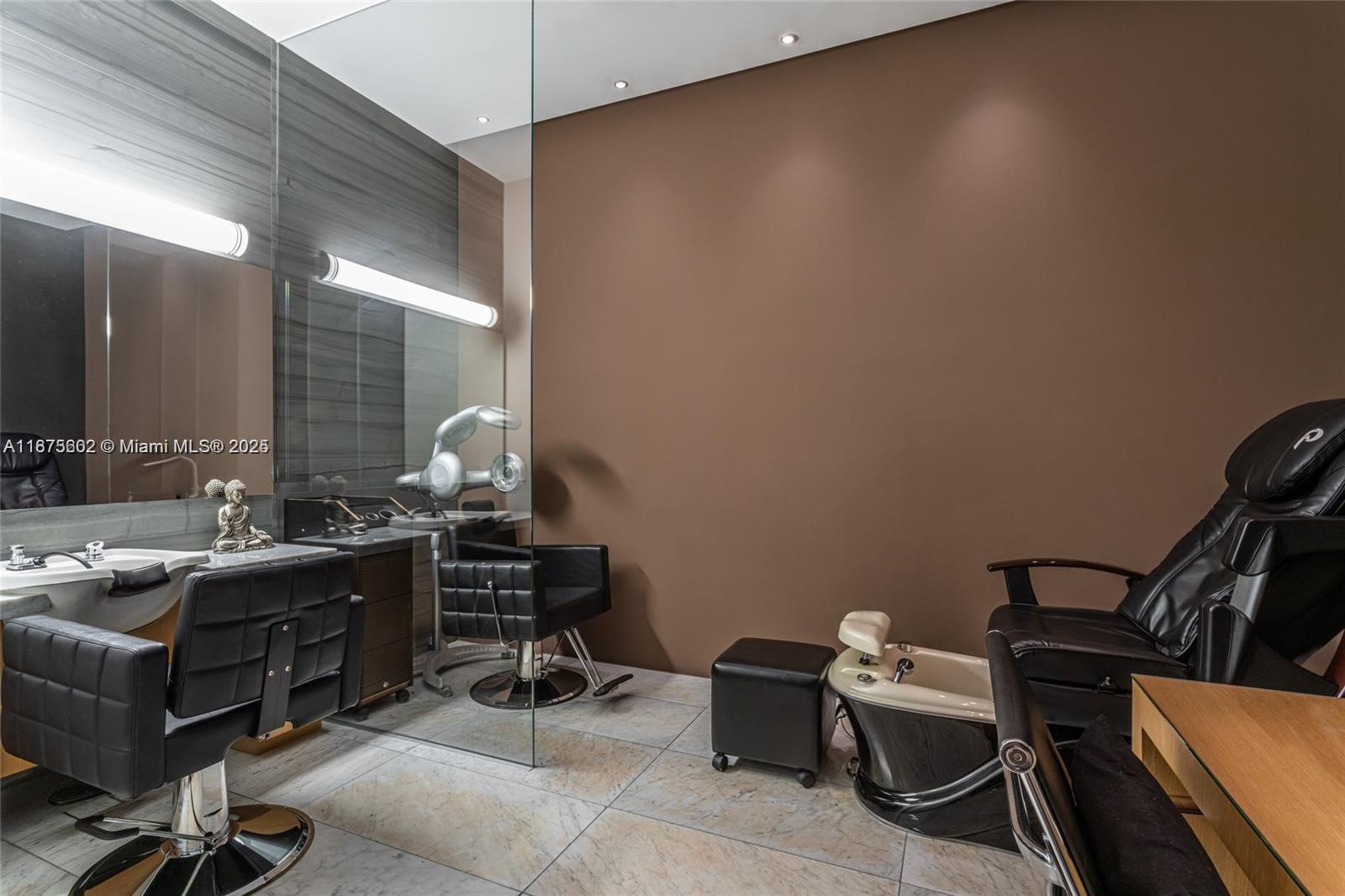 RISE CONDO - Residential