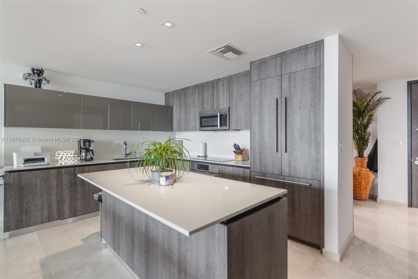 RISE CONDO - Residential